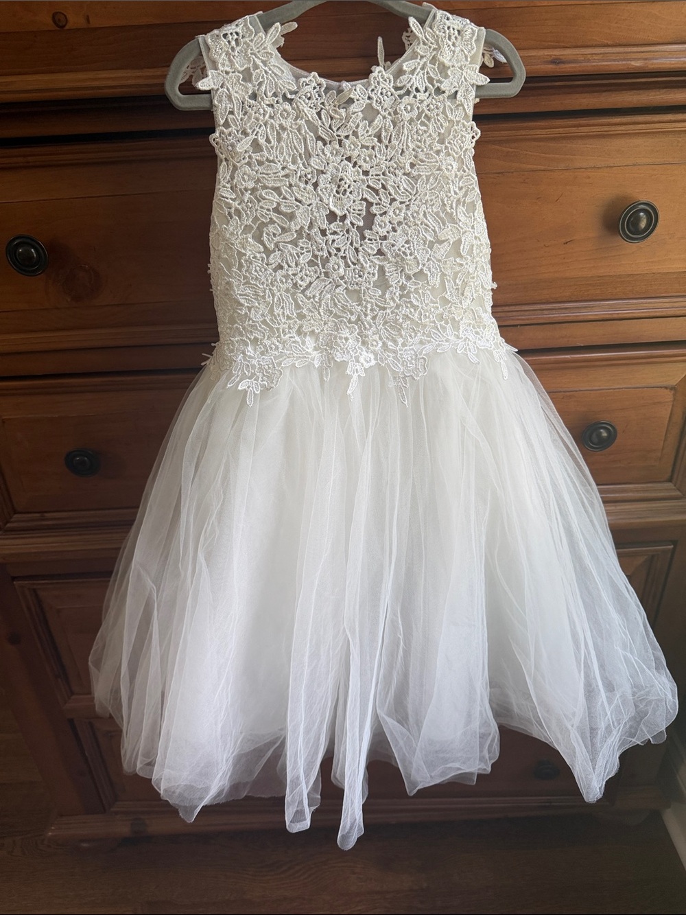 Girls White Lace/Tulle Flower Girl or Formal Dress
